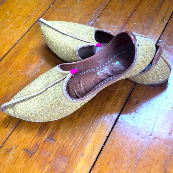 Wedding Shoes/Juttis - Picture 2 of 8